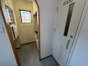 c0018.2f.kyuutousitu